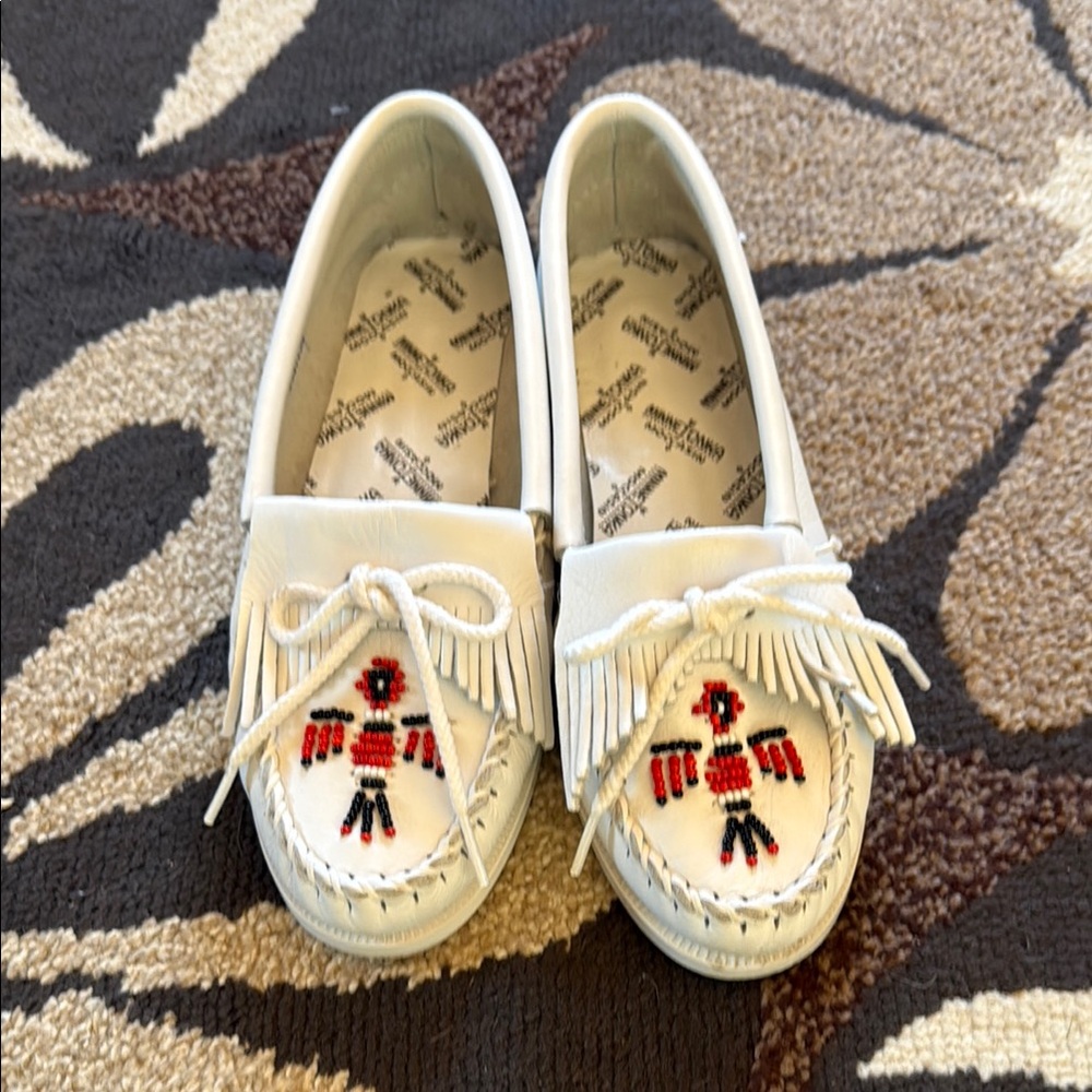 Minnetonka Kids White Moccasins with Red and Black Embroidery